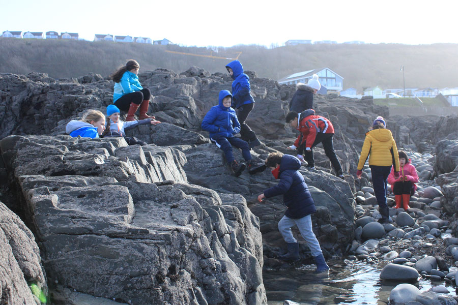 Caversham Pupils on a school trip as part of outdoor learning